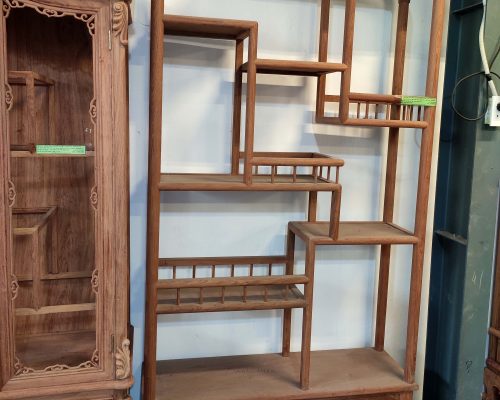 Giá trang trí mẫu Tròn cong gỗ Hương đá TR211022