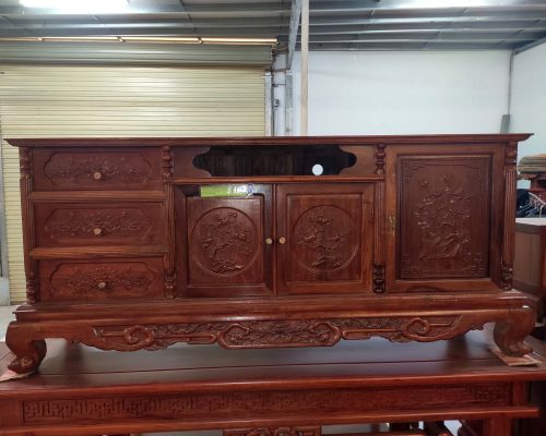 Kệ tivi mẫu 3 cục lồi giữa cánh đục tứ quý gỗ hương đá  KTV211117