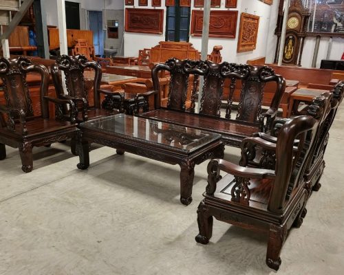 Mẫu bàn ghế phòng khách gỗ trắc màu nâu đỏ GB240417